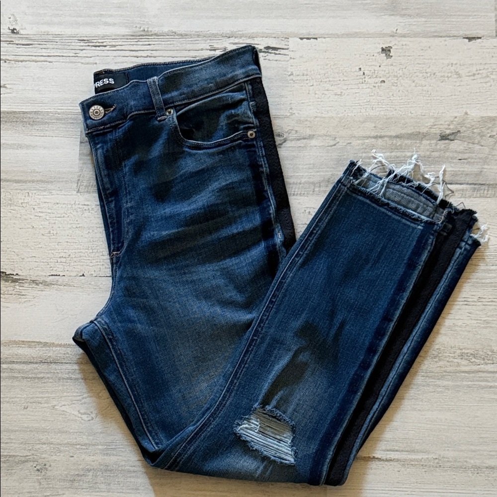 Express High Rise Distressed Stretch Ankle Jeans w/ Black Side Stripe Size 12S